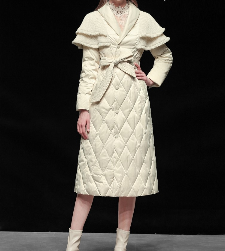 Elegant Down Coat With Fur Collar